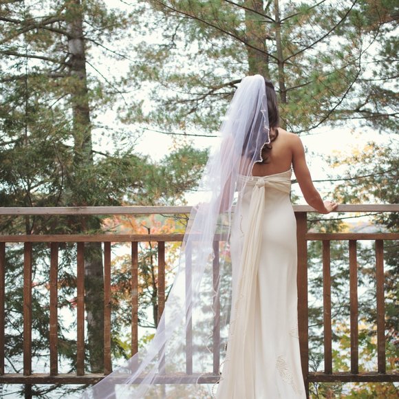 Lowon Pope bespoke wedding dress - Picture 4 of 5